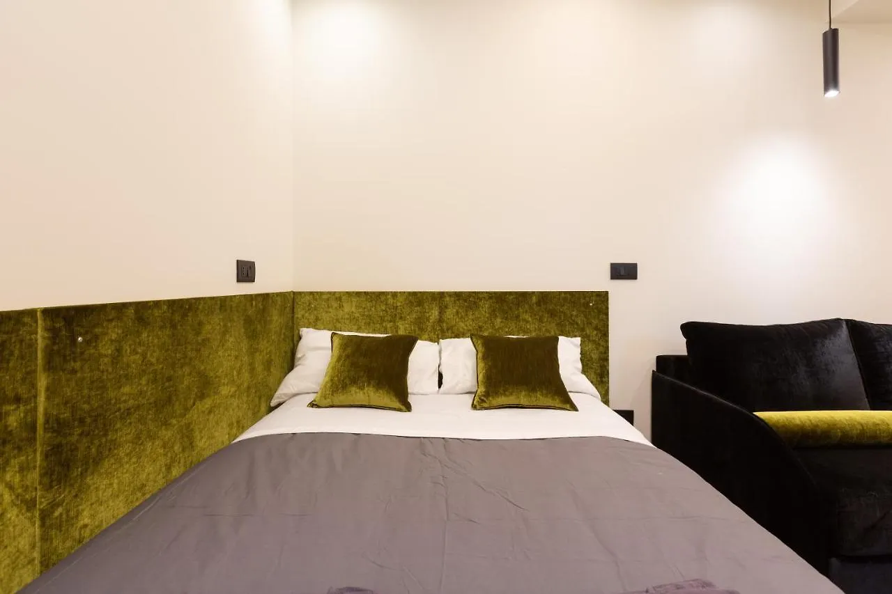 Pay60 -Crescenzago- Luxury Yellow House 米兰 意大利