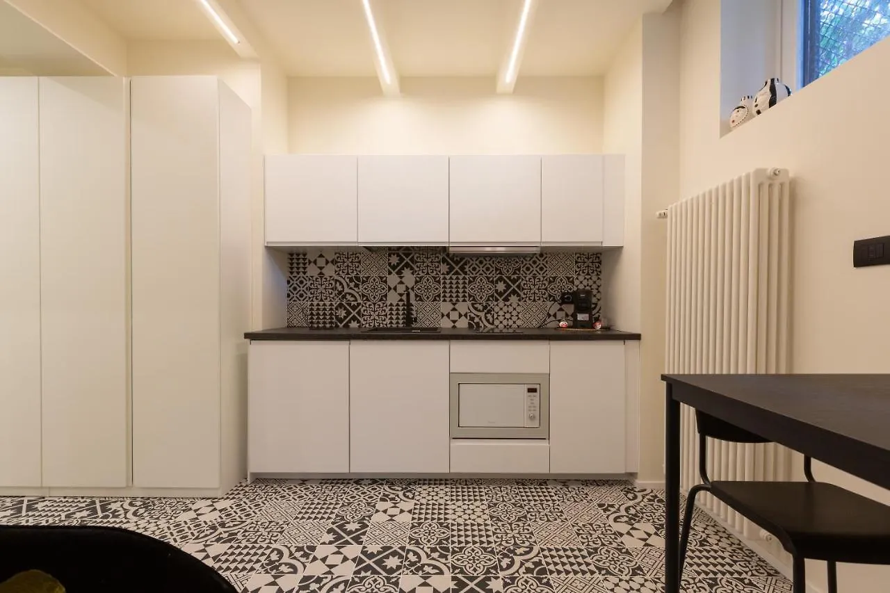 Pay60 -Crescenzago- Luxury Yellow House 米兰 公寓
