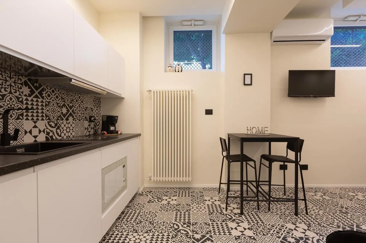 Pay60 -Crescenzago- Luxury Yellow House 米兰 公寓