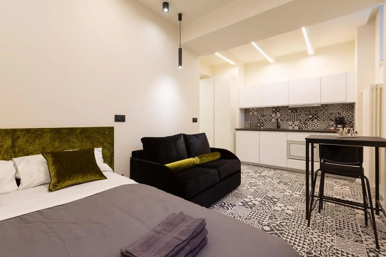 Contacten van Pay60 -Crescenzago- Luxury Yellow House